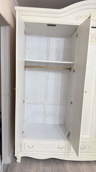 Продам деревянный шкаф