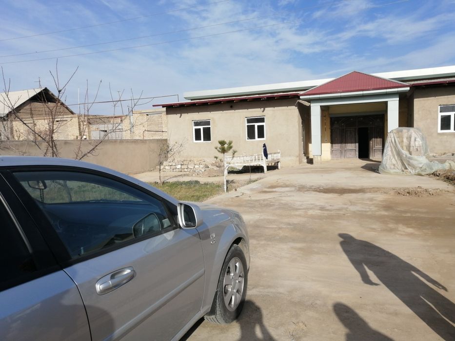 Hovli sotiladi tadbirkorlik uchun qulay