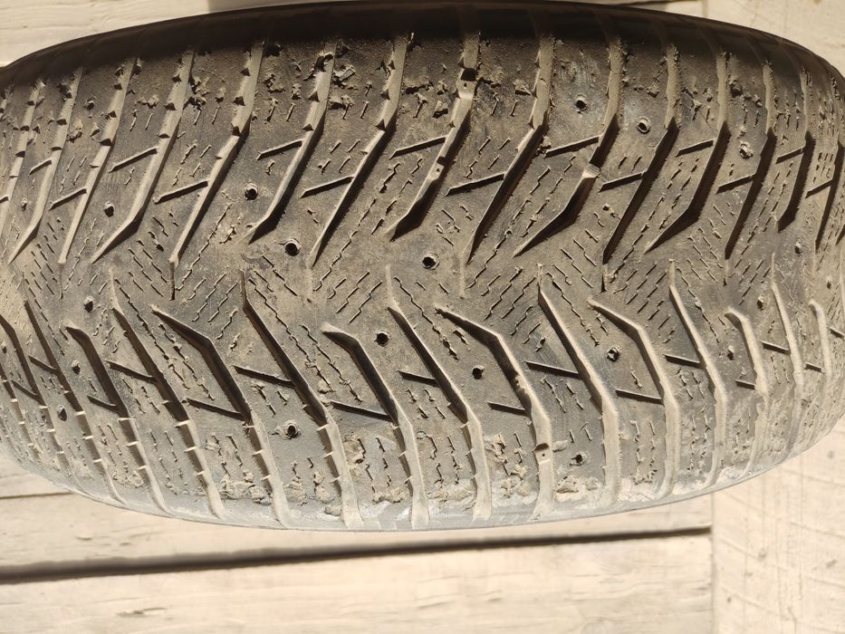 Продам шины Б/У 4 штуки