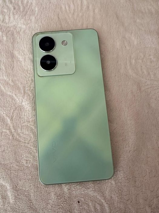 Продам телефон vivo Y27s
