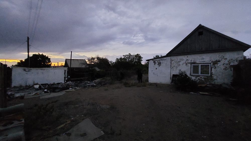 Дача на берегу солёного озера