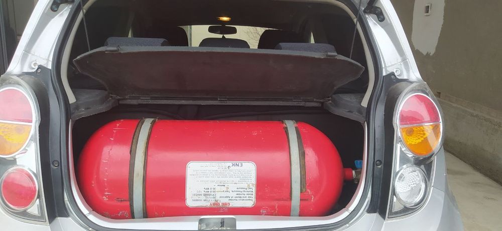 Spark avtomobili srochni sotiladi