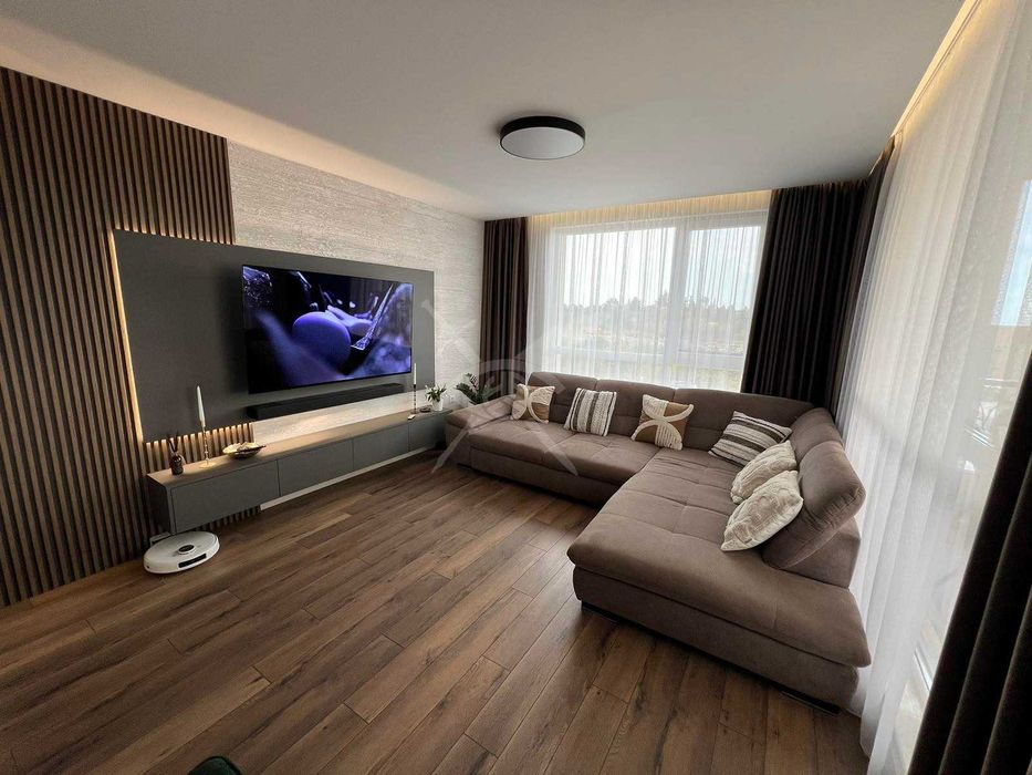 Продава се Тристаен апартамент в Бургас, Сарафово - 110 кв.м за 3391 €/кв.м - Снимка #1