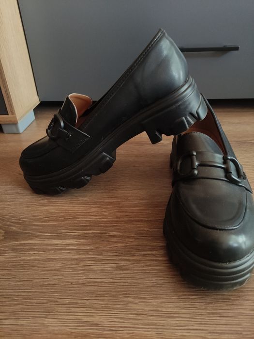 Официални обувки