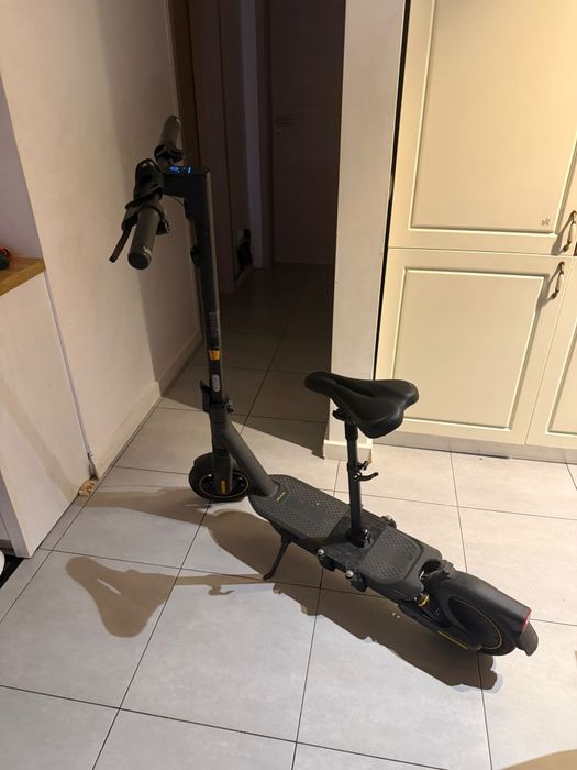 Trotineta electrica Segway Ninebot Max G2