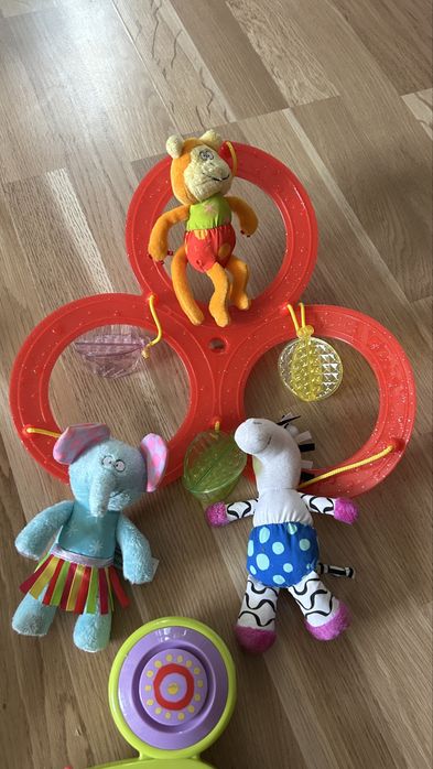 Музикална играчка + играчки за люлка