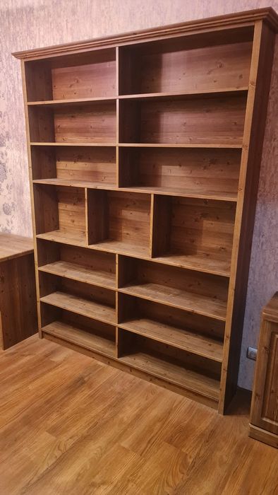 Шкаф для книг, б/у,  ширина 1.6 м, глубина 0.25 м