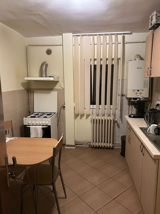 Vand apartament 3 camere, gara ,persoana fizica
