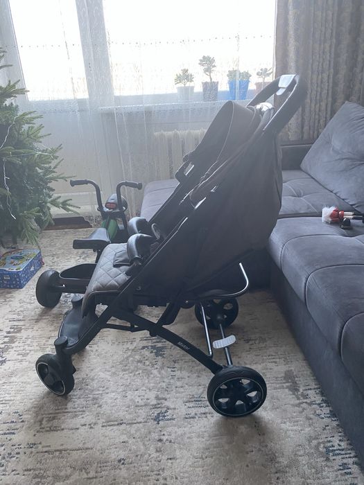 Коляска детская прогулочная