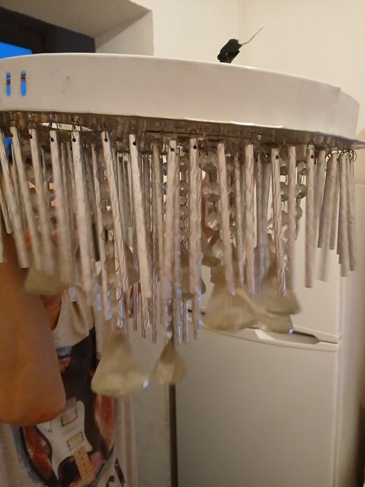 Люстра в хорошем состоянии