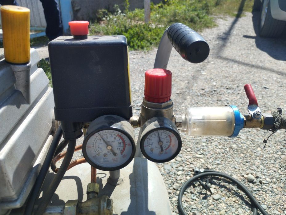 Компрессор маленький