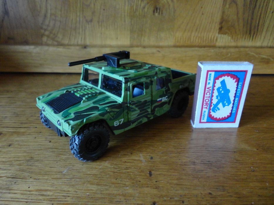 Военный джип Хамви (моделька)