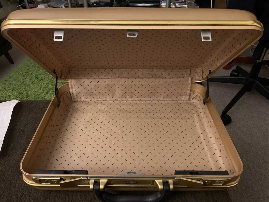 WWE Money In The Bank Briefcase куфар колекционерски Договорът куфарче