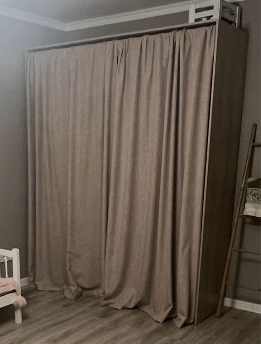 Срочно продам Шкаф  для одежды