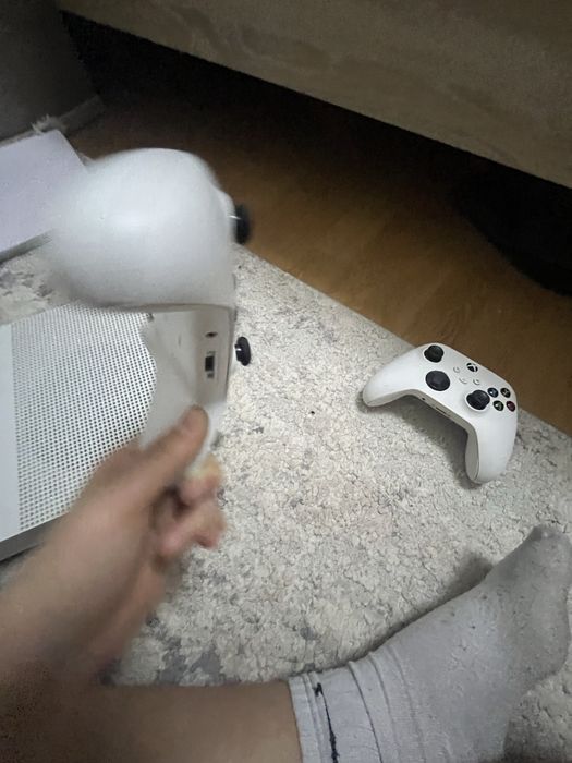 Xbox one digitali cu 2 controlere