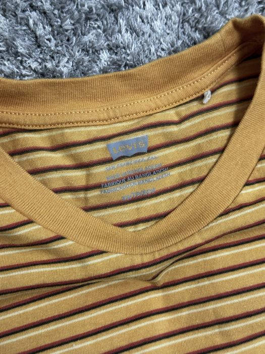 Vand tricou LEVIS marime XS ca nou