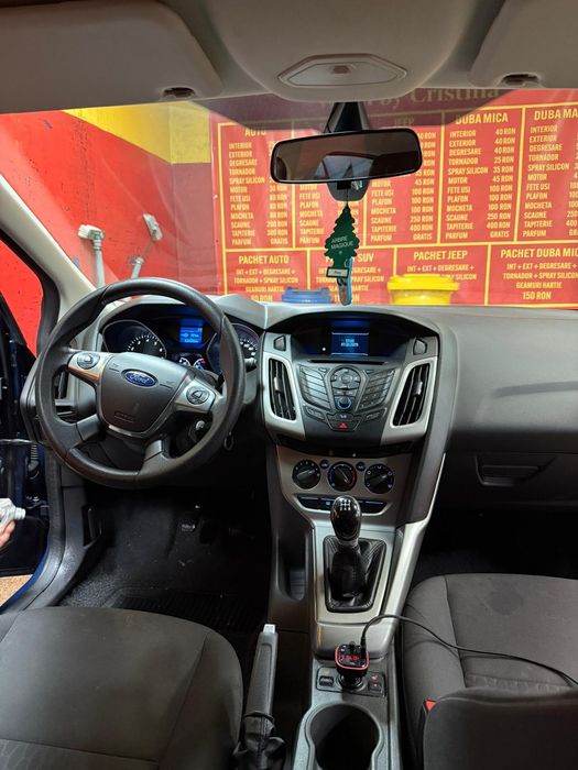 Vând Ford focus 1.0 EcoBoost
