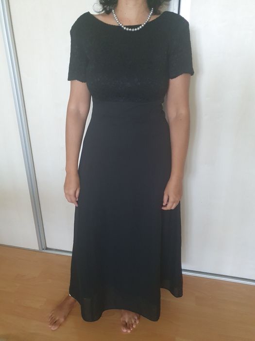Rochie de seara, cu minitrena cu trandafiri, eleganta