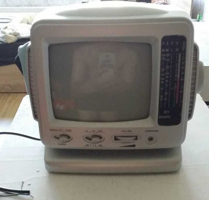 Немски мини телевизор 14/14см. с радио