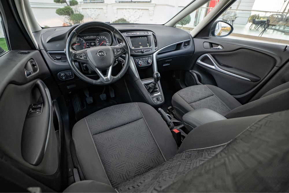 *Rate* Opel Zafira 1,4 Benzina 2018 *7 Locuri*