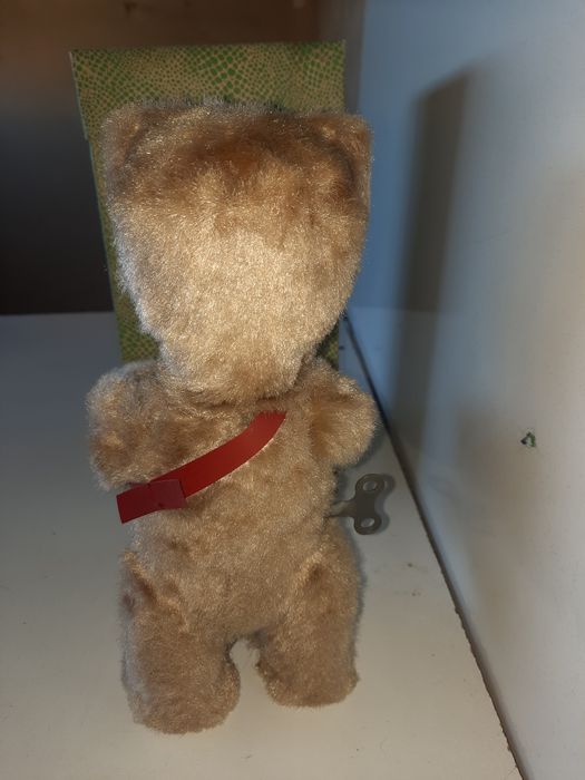 Ретро механична играчка с ключ и оригинална кутия от Соца 70 години