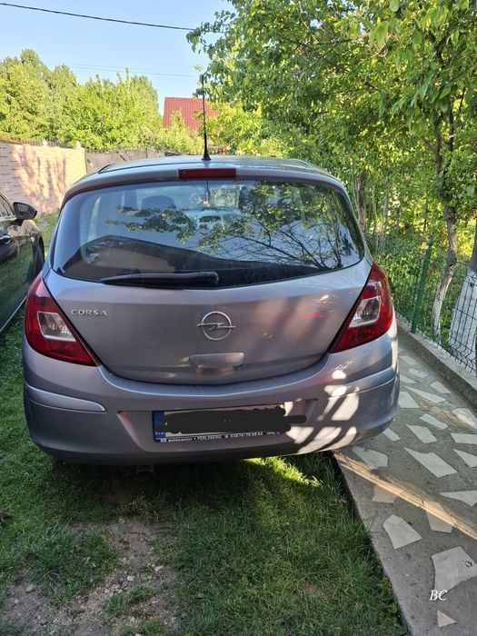 Opel corsa D 1,4 benzina