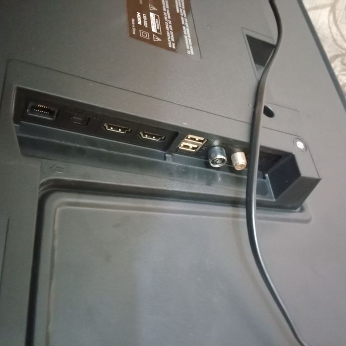 Продам телевизор на запчасти