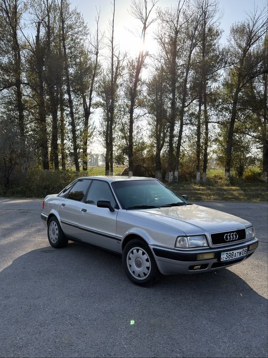 Audi B4 2.0моно 1993год