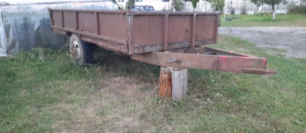 Vand remorca pentru tractor