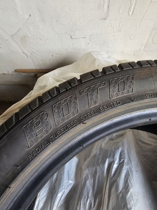 Продам резины Камри 70-75