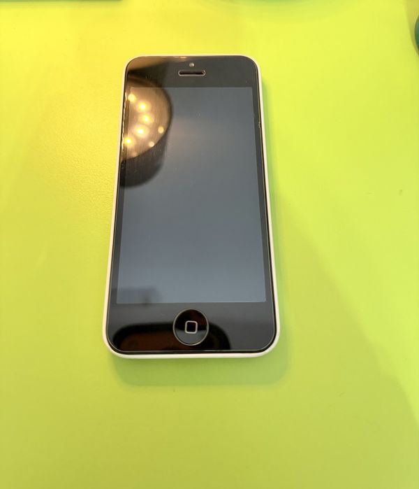 iPhone 5c пълен комплект.Първи собственик.