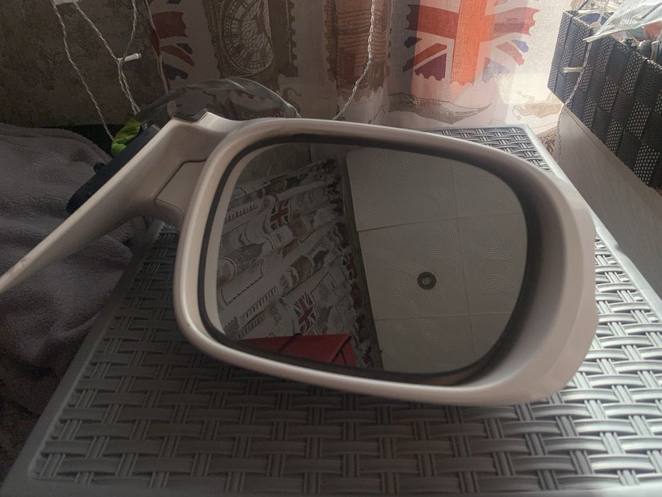 Продам боковое зеркало Lexus GS350