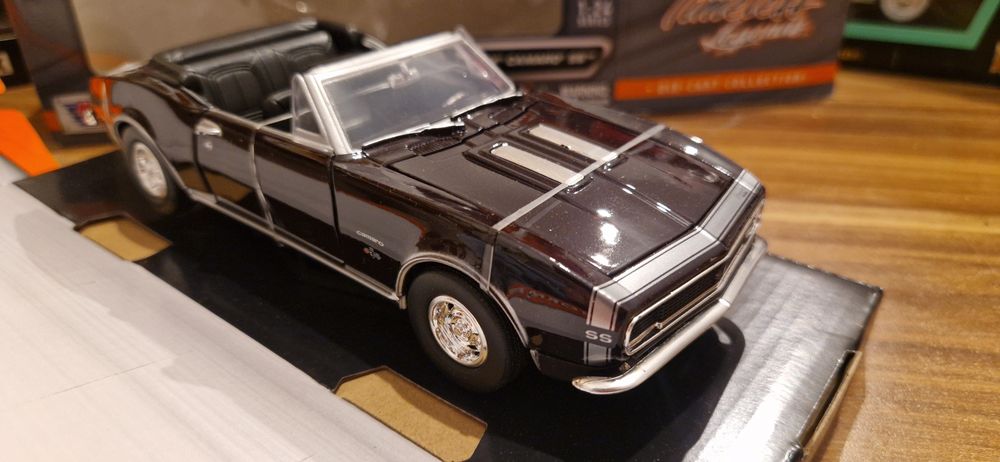 Macheta chevrolet camaro ss motor max 1/24 timeless legends