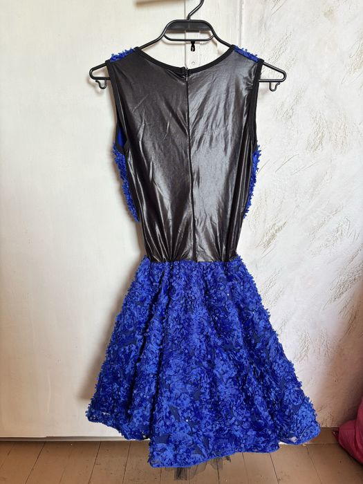 Официална тъмно синя къса рокля с тюл