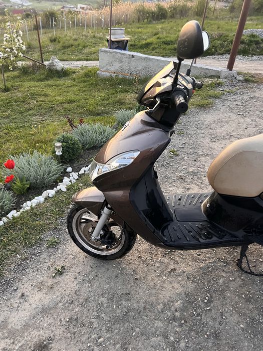 Scuter Peugeot kisbee 50cm