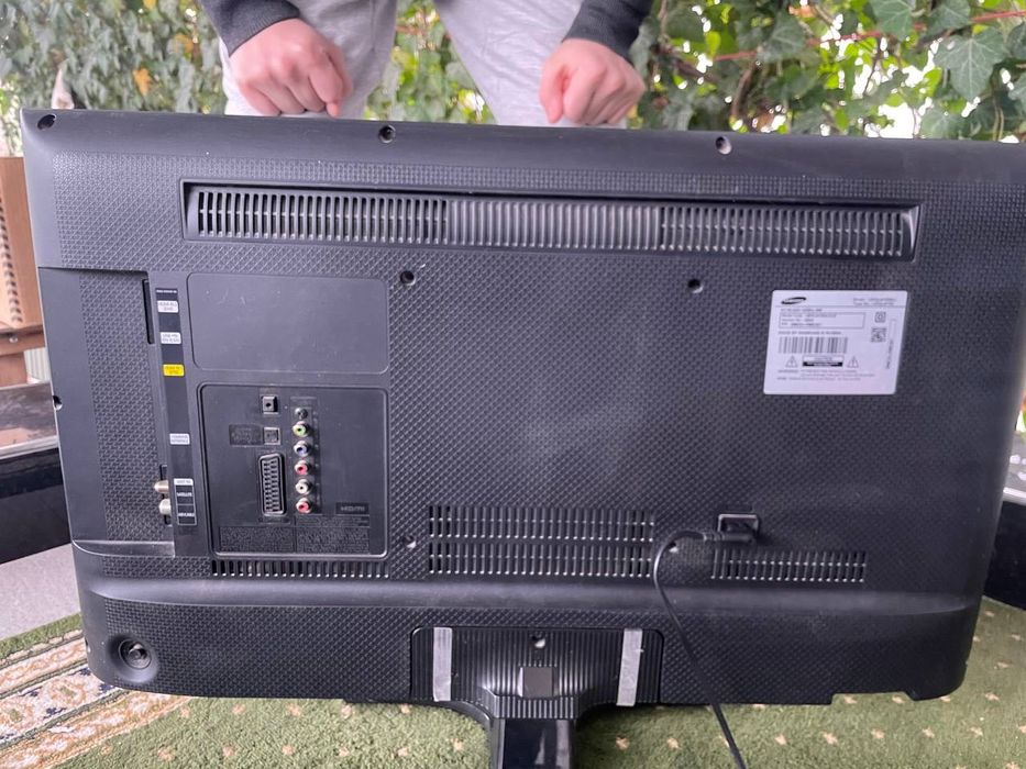 Samusung: UE32J4100AU