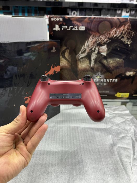 Ps 4 Pro 1TB. Limited Edition  Monster Hunter Oyin bilan tayor