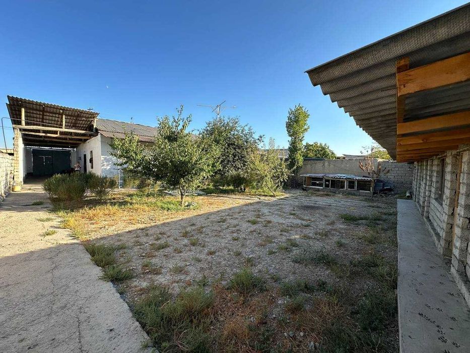 Продам дом на участке 5 соток в Бектемирском районе. РОВД