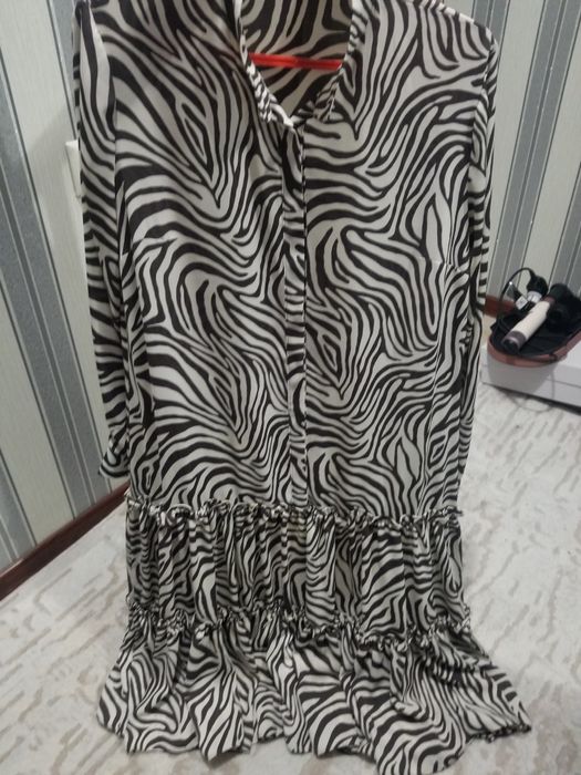 Продаетчя,платье