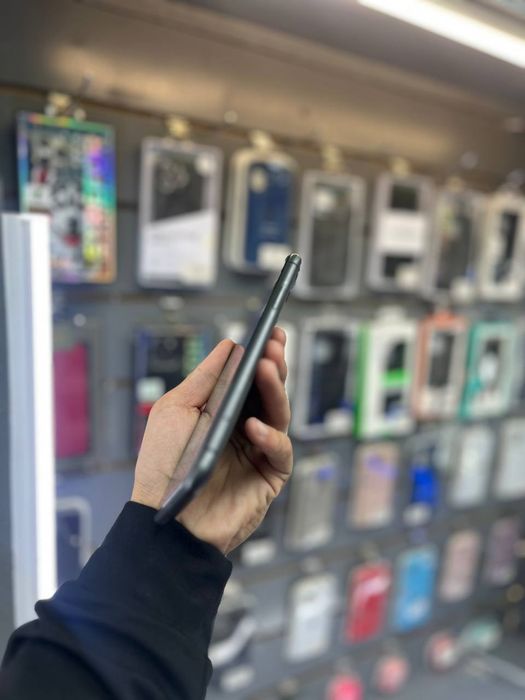 Iphone 11 64gb.  .