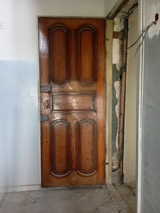 Kocha eshik sotiladi