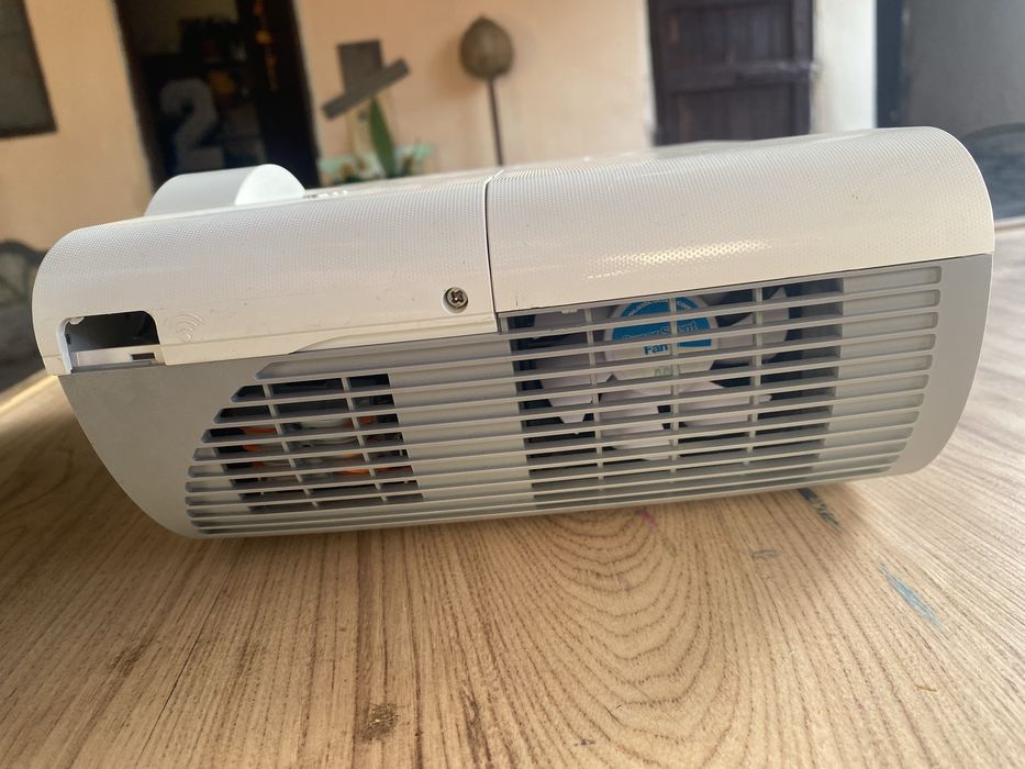 Проектор ViewSonic PJD5353LS Краткофокусен DLP Проектор