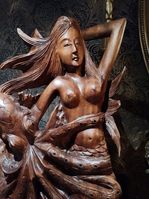 Sculptura din lemn masiv Art-Nouveau de dimensiuni mari piesa cu o luc