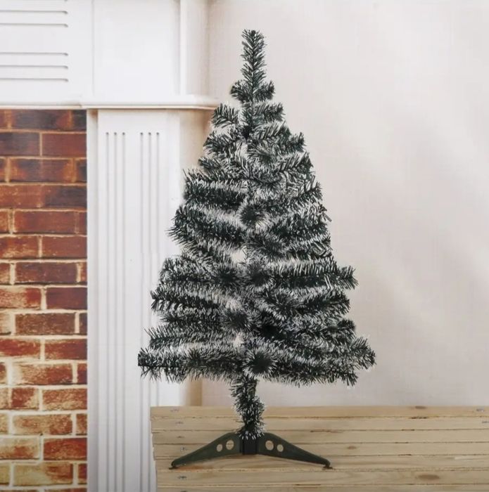 Ёлочку новогоднюю продаю