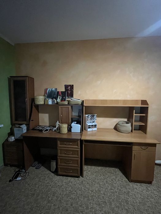 Продаю столы компьютерные