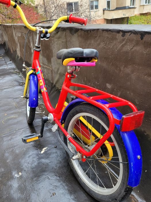 Bicicleta și trotineta copii