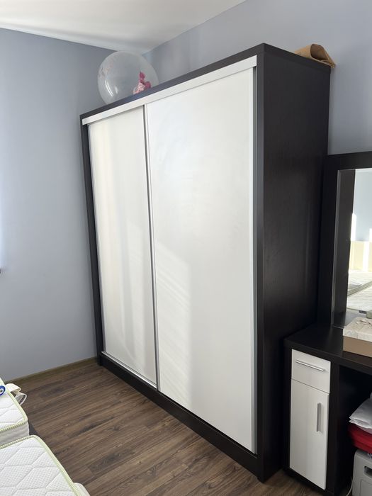 Гардероб двукрилен