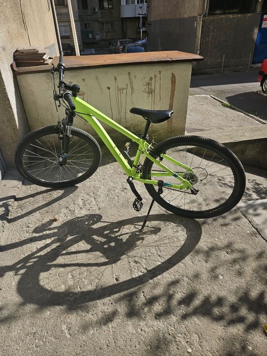 Vand MTB RockRider S100
Roti 27.5 "
Cadrul mărimea s
7 pinioane
3 foi