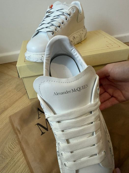 Adidasi Alexander M c Q u e e n Graffiti Edition