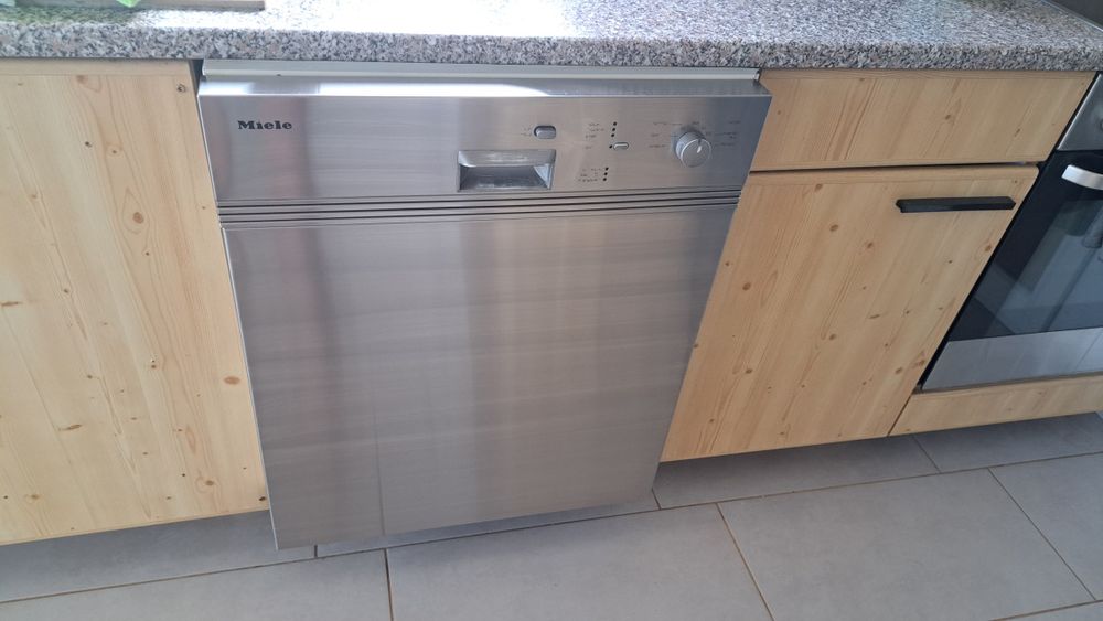 Masina de spalat vase Miele